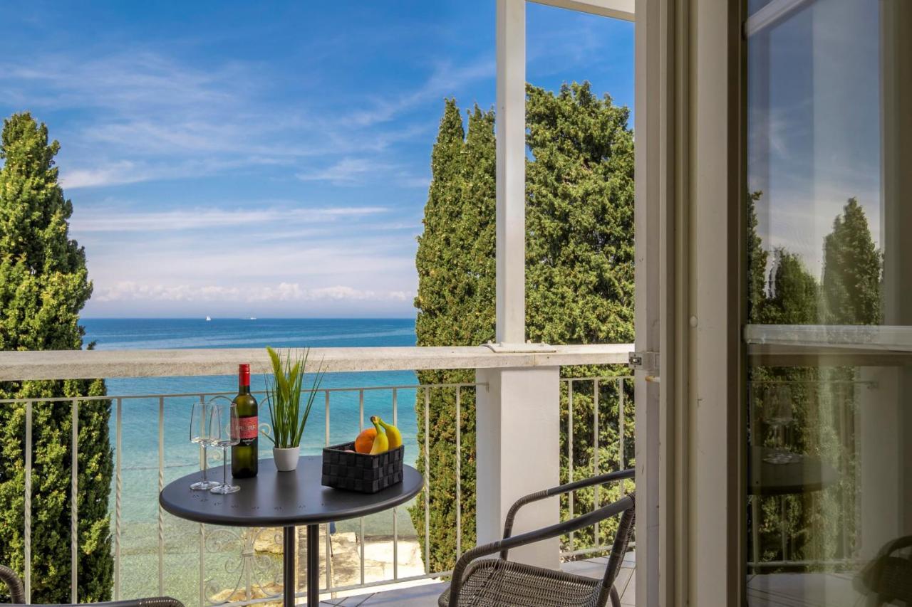 Villa Valdepian Apartments Савудрия Экстерьер фото