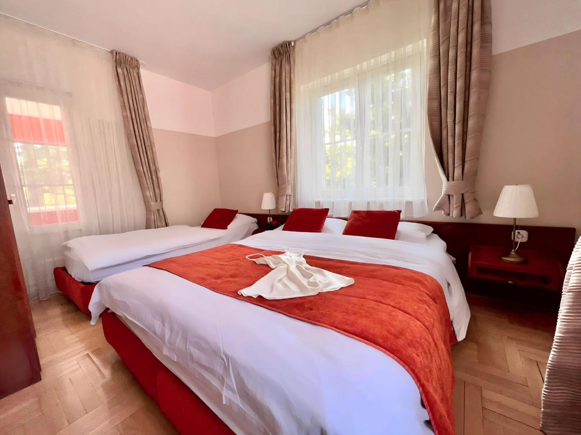 Villa Valdepian Apartments Савудрия Экстерьер фото